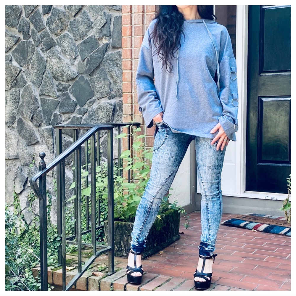 ✨LAST ✨SOFT HOODED SWEATSHIRT WITH SLEEVES DETAIL - Picture 5 of 12